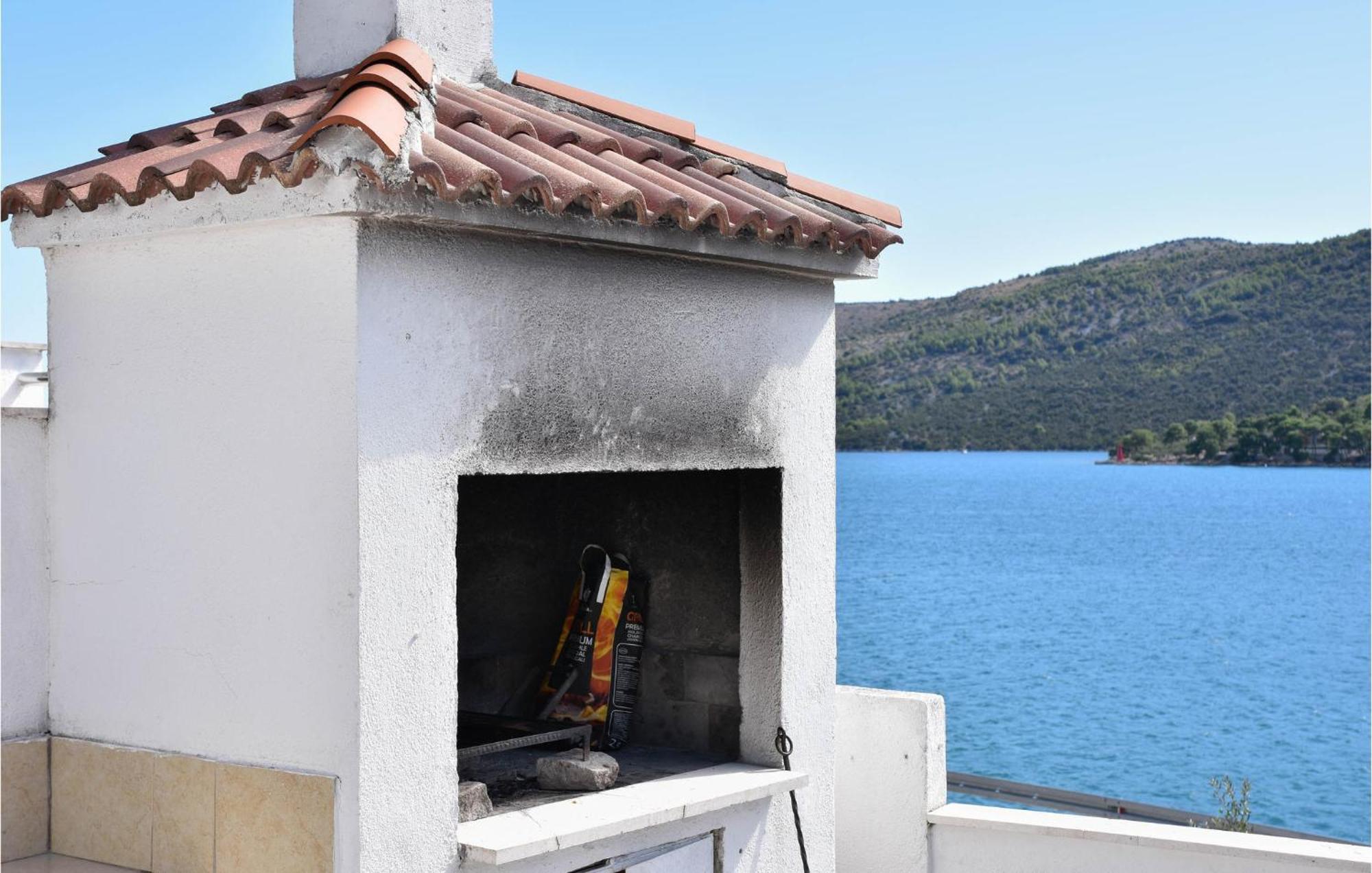 Nice Home In Poljica With House Sea View مارينا المظهر الخارجي الصورة
